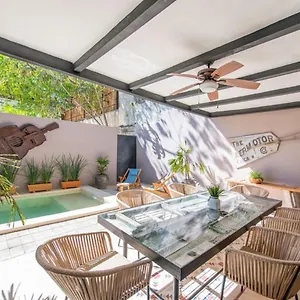 Casa Balada En Santa Lucia Centro, Holiday home Merida